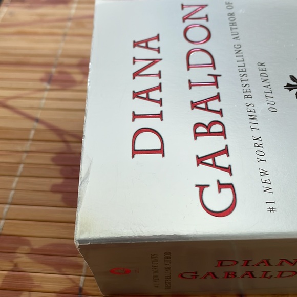 Diana Gabaldon  A breath of snow and ashes.  Book from outlander series. - Picture 6 of 7